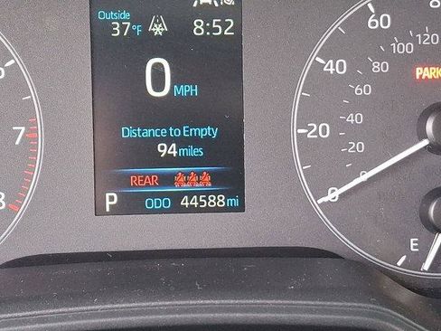 Certified 2024 Toyota Corolla SE image 15