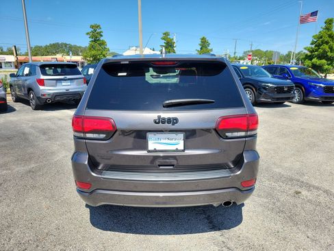 Used 2021 Jeep Grand Cherokee Laredo X RWD image 7
