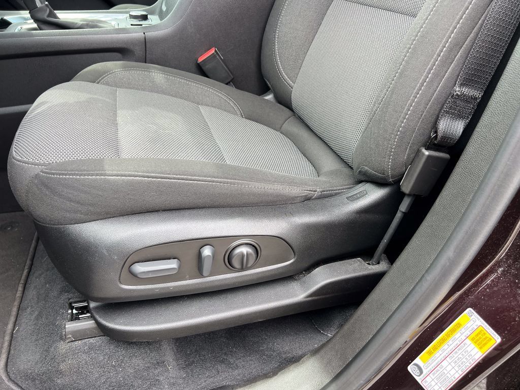 Used 2023 Chevrolet Traverse LT AWD/4WD image 18