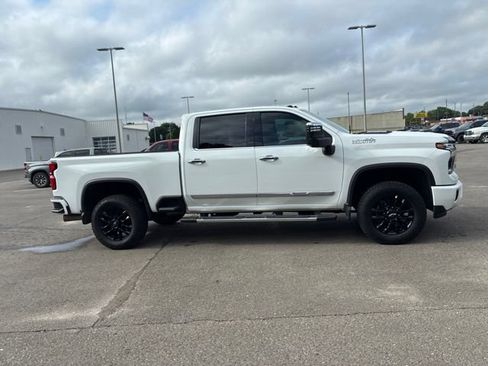 Used 2024 Chevrolet Silverado 3500 High Country w/ High Country Premium Package AWD/4WD image 7