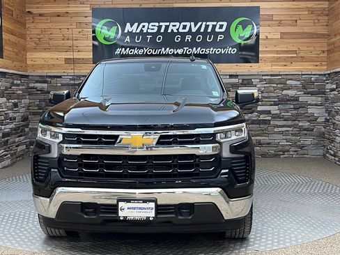 Used 2024 Chevrolet Silverado 1500 LT AWD/4WD image 2