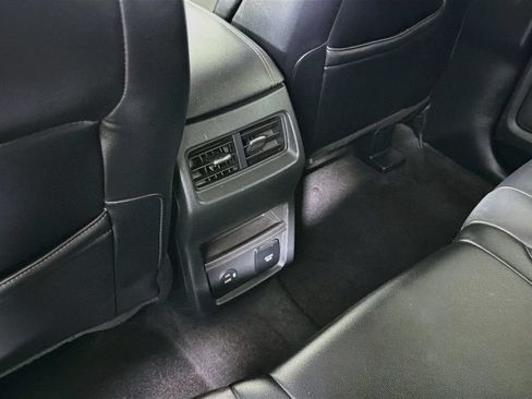 Used 2022 Ford Edge Titanium AWD/4WD image 27