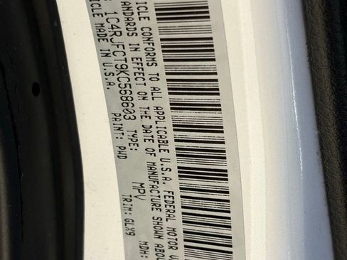 Used 2019 Jeep Grand Cherokee Overland image 19