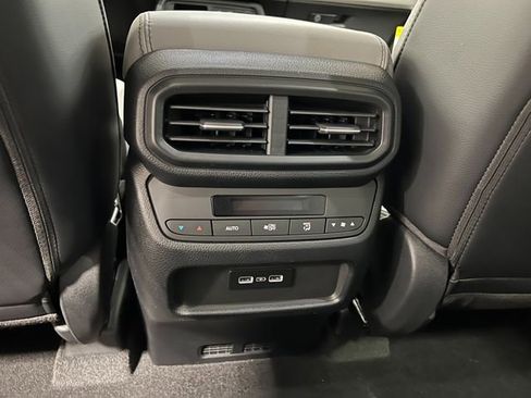 New 2025 Honda Pilot EX-L image 24