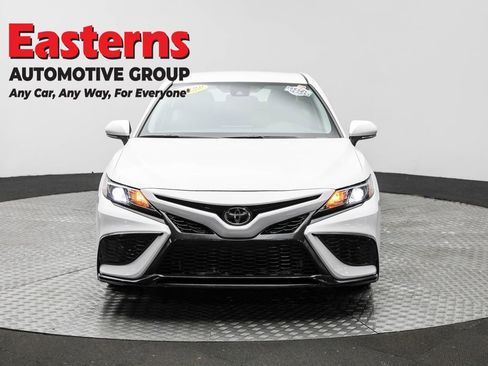 Used 2024 Toyota Camry SE FWD image 2