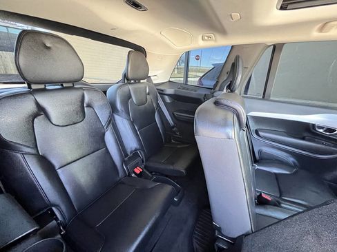 Used 2017 Volvo XC90 T6 Momentum w/ Vision Package image 16