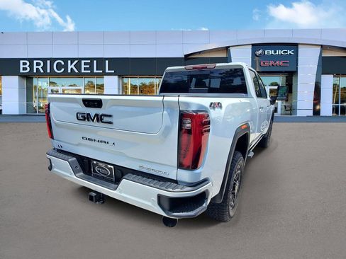 Used 2026 GMC Sierra 3500 Denali Ultimate AWD/4WD image 3