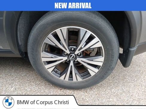 Used 2023 Nissan Rogue SV FWD image 6