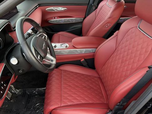 Used 2025 Genesis GV70 3.5T Sport w/ Sport Advanced Package image 7