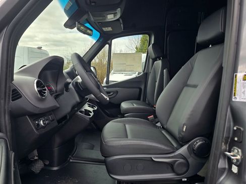 New 2025 Mercedes-Benz Sprinter 2500 image 22