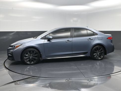 Used 2025 Toyota Corolla SE FWD image 3