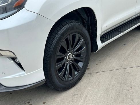 Used 2023 Lexus GX 460 Luxury w/ Sport Design Package AWD/4WD image 9