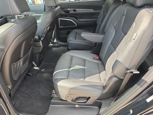 Certified 2023 Kia Telluride EX w/ EX Captain's Chair Package AWD/4WD image 17