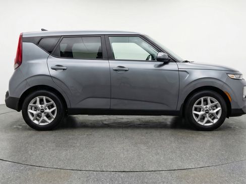 Used 2025 Kia Soul LX w/ LX Technology Package image 11