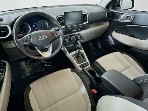 Used 2022 Hyundai Venue SEL w/ Cargo Package image 15