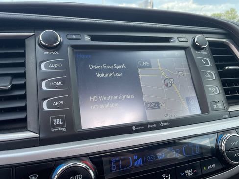 Used 2017 Toyota Highlander Limited AWD/4WD image 13