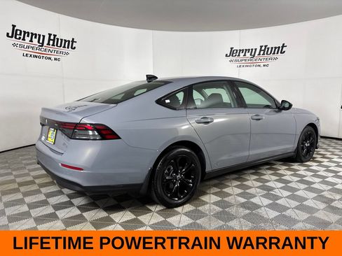 Used 2025 Honda Accord SE image 5