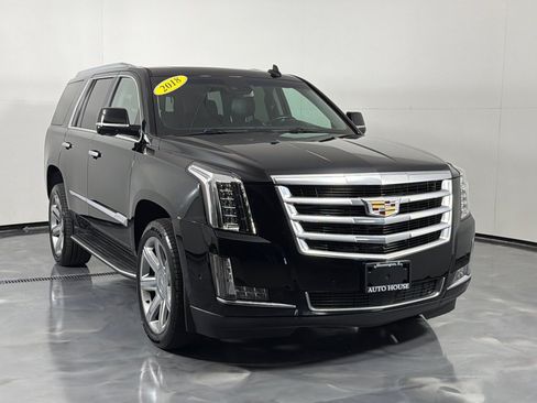 Used 2018 Cadillac Escalade Premium Luxury AWD/4WD image 3
