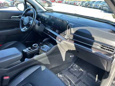 Used 2023 Kia Sportage EX image 15