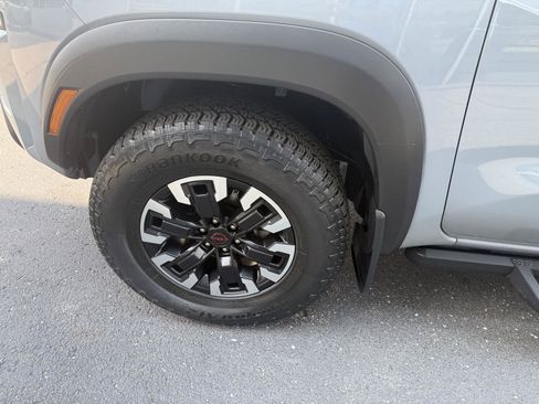 Used 2024 Nissan Frontier PRO-4X w/ Technology Package AWD/4WD image 18