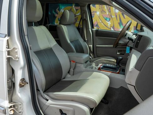 Used 2007 Jeep Grand Cherokee Limited RWD image 11