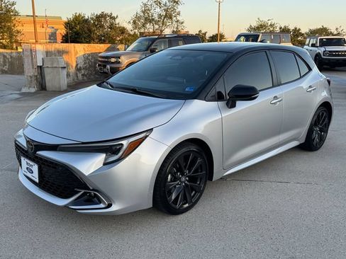 Used 2025 Toyota Corolla XSE FWD image 9