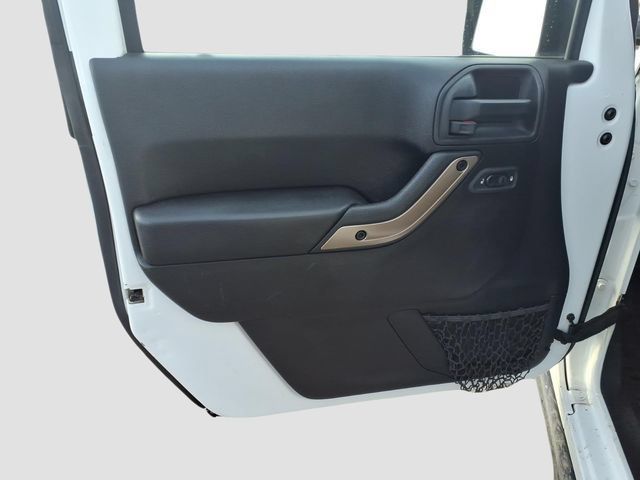 Used 2016 Jeep Wrangler Unlimited Sahara AWD/4WD image 24