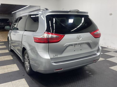 Used 2020 Toyota Sienna XLE FWD image 15