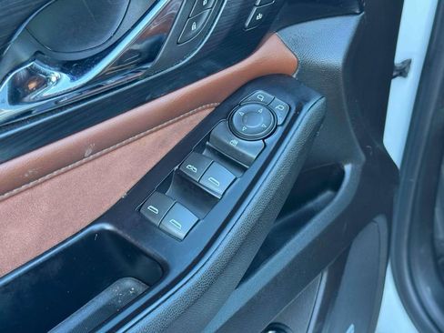 Used 2018 Chevrolet Traverse High Country image 16