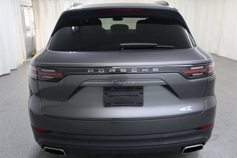 Used 2021 Porsche Cayenne AWD/4WD image 5
