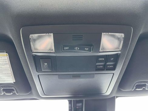 Used 2019 Toyota Tacoma Limited image 31