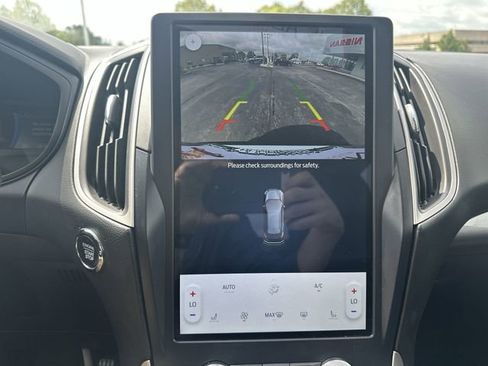 Used 2023 Ford Edge SEL image 14