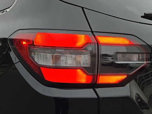 Used 2025 Honda Pilot Black Edition image 9