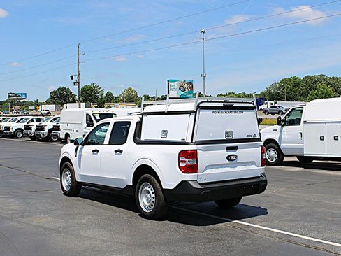 Used 2025 Ford Maverick XL w/ Equipment Group 102A AWD/4WD image 4