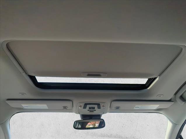 Used 2025 Toyota Sienna XLE FWD image 26