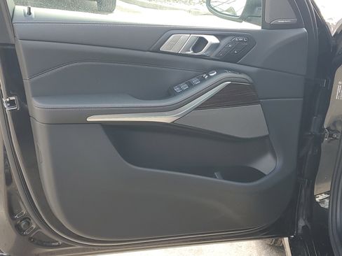 New 2026 BMW X7 xDrive40i w/ Premium Package image 5