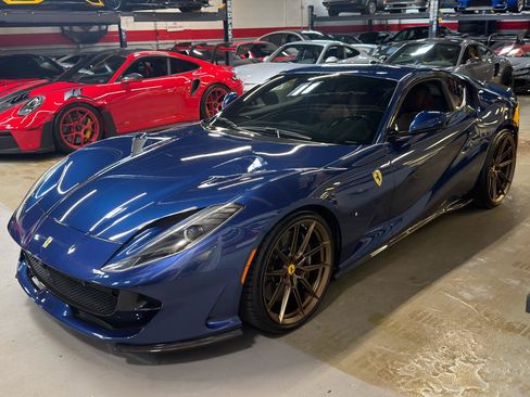 Used 2019 Ferrari 812 Superfast RWD image 11