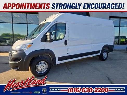 Used 2025 RAM ProMaster 2500 w/ Convenience Group FWD image 4