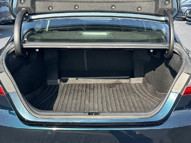 Used 2018 Toyota Camry XLE FWD image 14