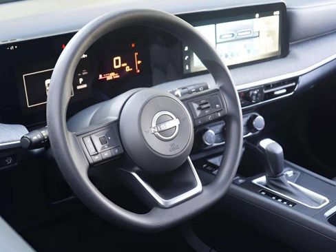 Used 2025 Nissan Kicks SV image 26