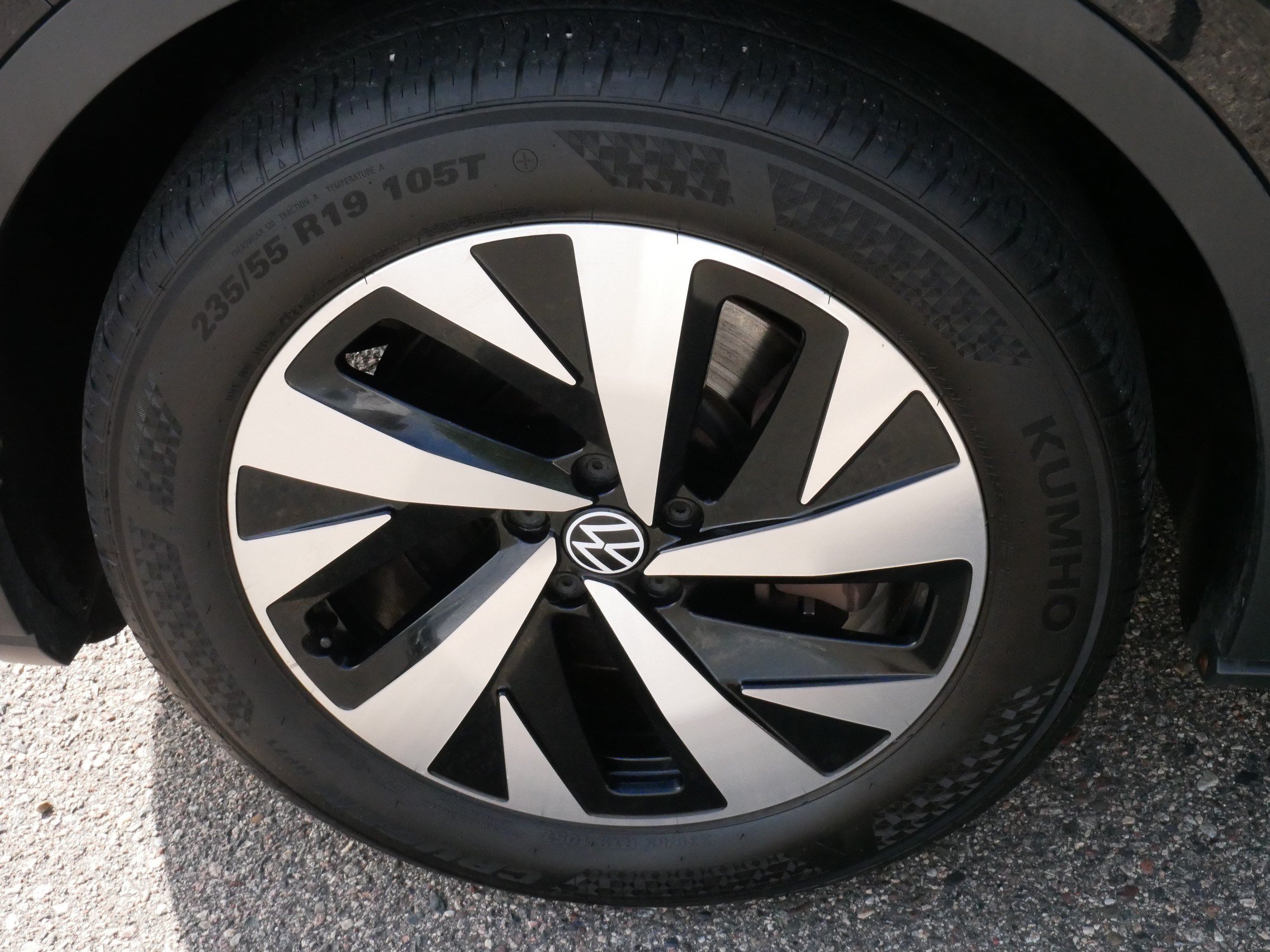 Certified 2023 Volkswagen ID.4 Pro AWD/4WD image 15