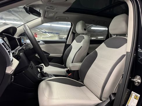 New 2025 Volkswagen Taos SE image 20