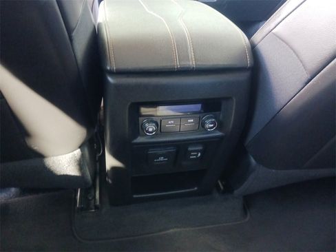 Used 2021 Chevrolet Traverse RS image 23