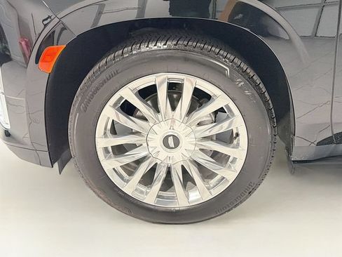 Used 2023 Cadillac Escalade Premium Luxury w/ Performance Package AWD/4WD image 29