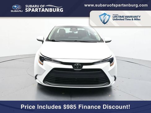 Used 2024 Toyota Corolla LE image 2