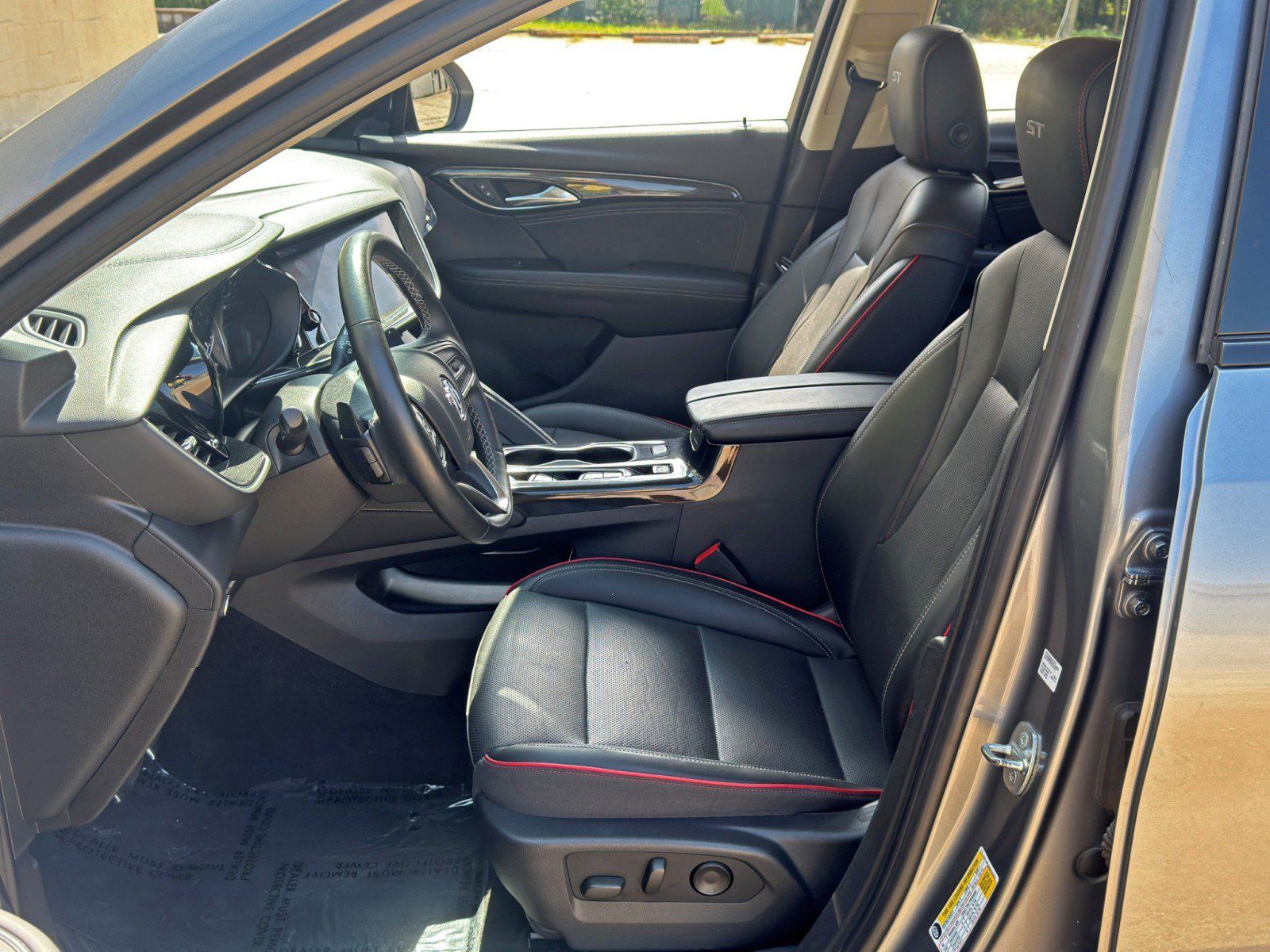 Used 2022 Buick Envision Essence w/ Sport Touring Package FWD image 16