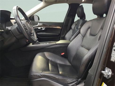 Used 2018 Volvo XC90 T6 Momentum w/ Momentum Plus Package image 29