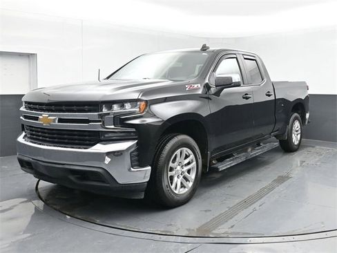 Used 2020 Chevrolet Silverado 1500 LT w/ Trailering Package image 4