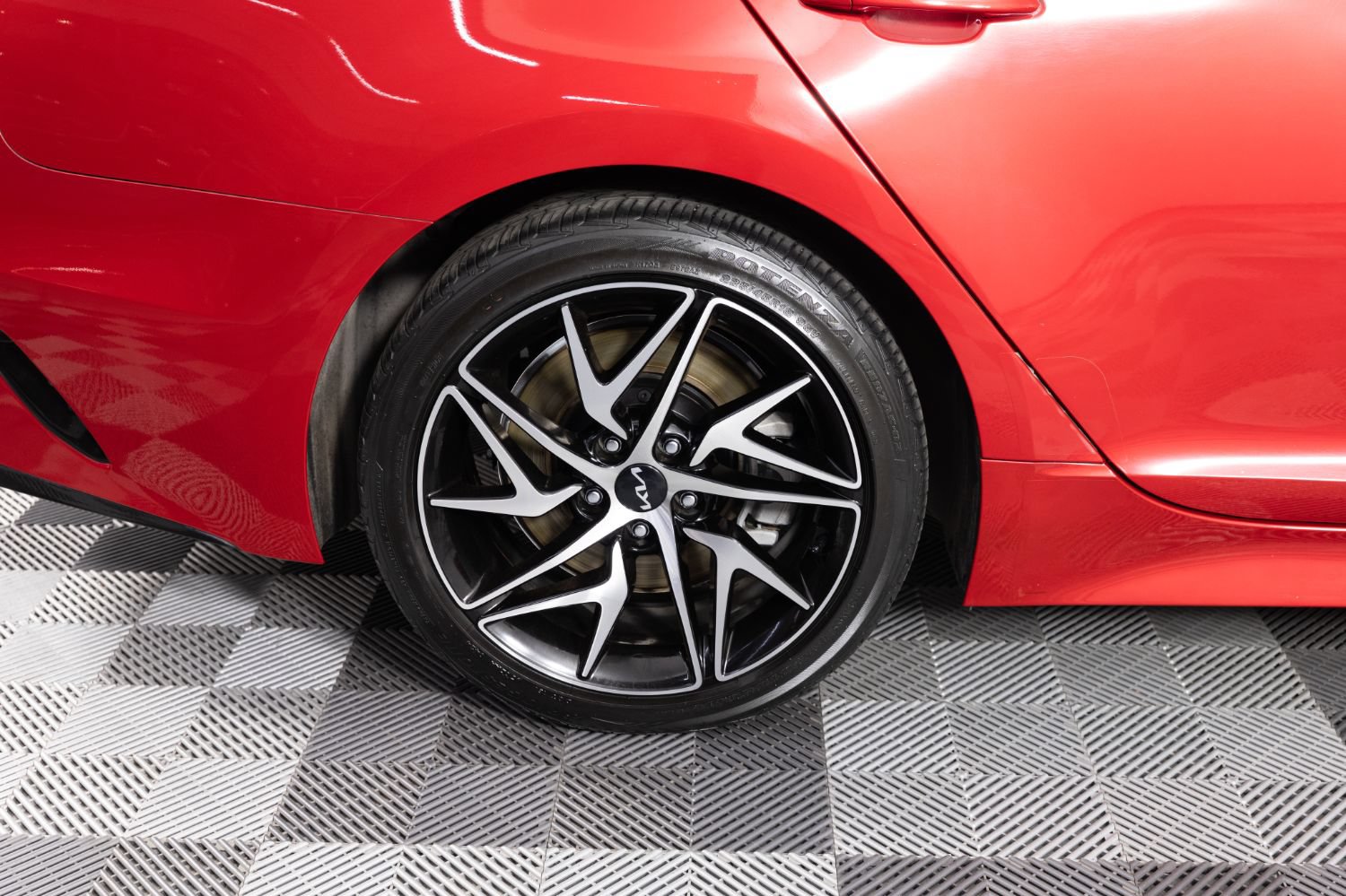 Used 2023 Kia Stinger GT-Line w/ Sun & Sound Package RWD image 37