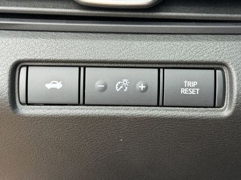 Used 2025 Nissan Altima 2.5 SR FWD image 25